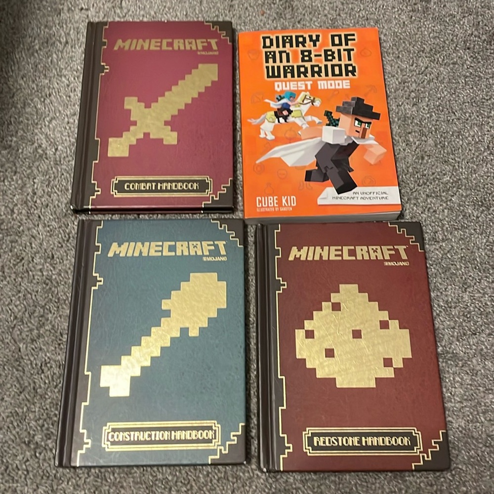 4 Minecraft books Redstone, Combat, Construction and diary of a 8-bit warrior